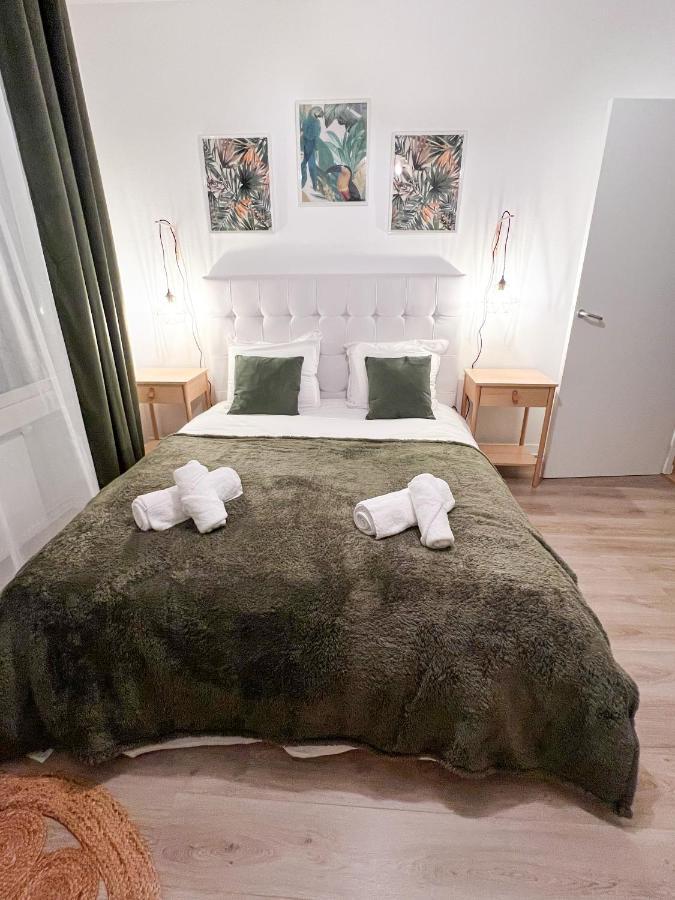 Apartamento Le Jardin Secret D'Amiens Hypercentre Cathedrale, Parking Exterior foto
