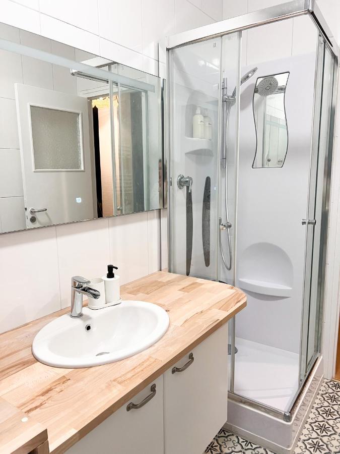Apartamento Le Jardin Secret D'Amiens Hypercentre Cathedrale, Parking Exterior foto